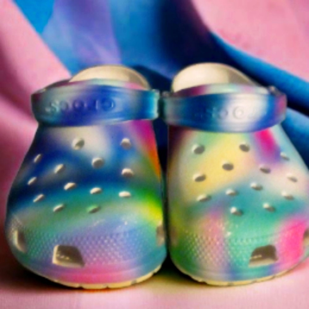 Crocs size 6